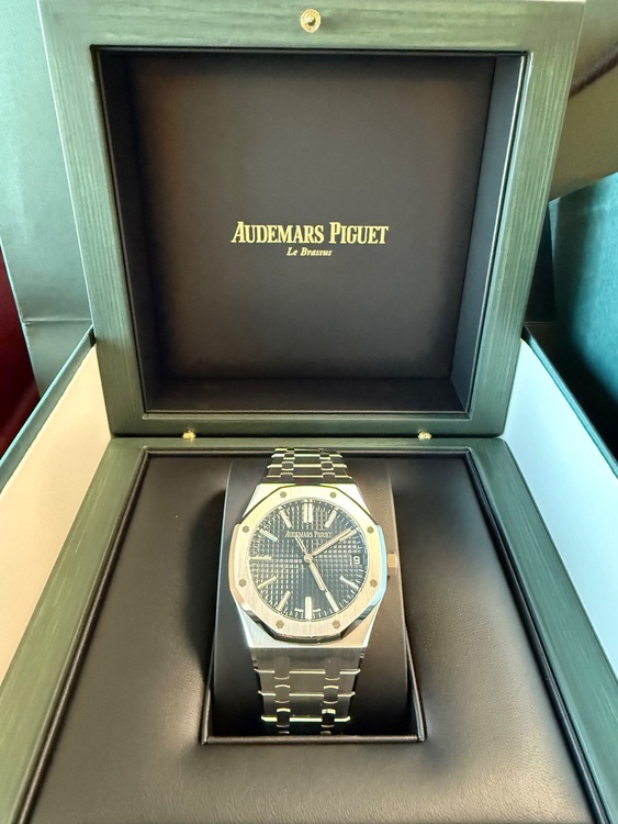 オーデマピゲ ロイヤルオーク （高級時計）の商品画像 - 査定依頼日：2025年9月29日 - 最高査定価格：7,200,000円