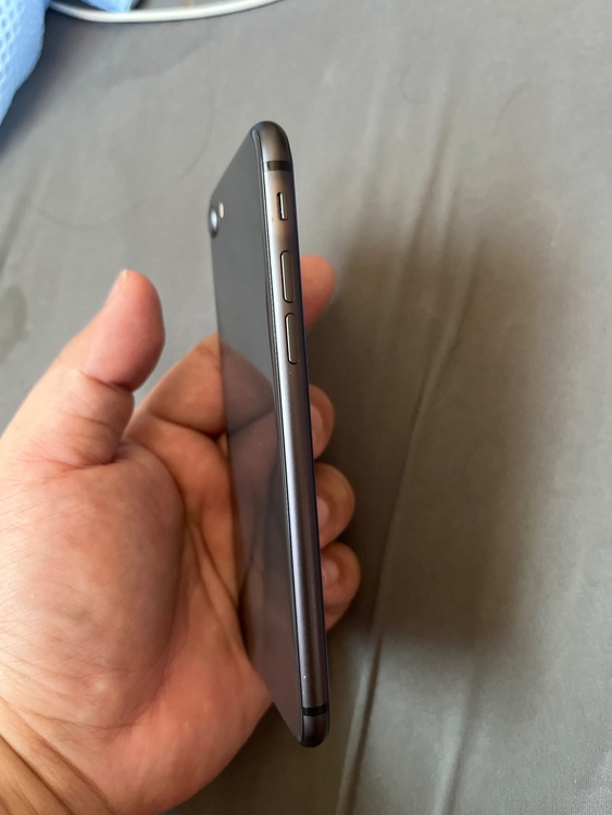iPhone iPhone8 256GB Softbank（スマホ）の商品画像 - 査定依頼日：2026年7月14日 - 最高査定価格：3,000円