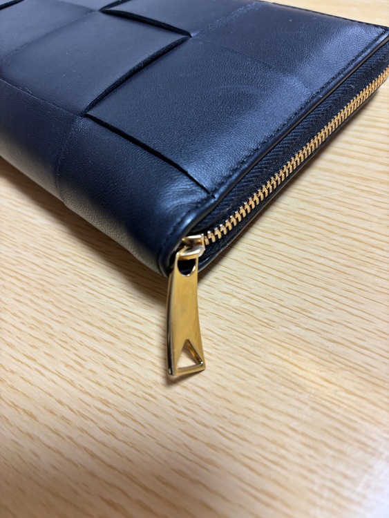 BOTTEGA VENETA イントレチャート ナッパ ジップウォレット ラウン（ブランド財布・小物）の商品画像 - 査定依頼日：2025年11月11日 - 最高査定価格：100,000円