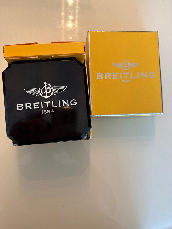 ブライトリング ナビタイマー A233G05kb（高級時計）の商品画像 - 査定依頼日：2025年3月17日 - 最高査定価格：480,000円