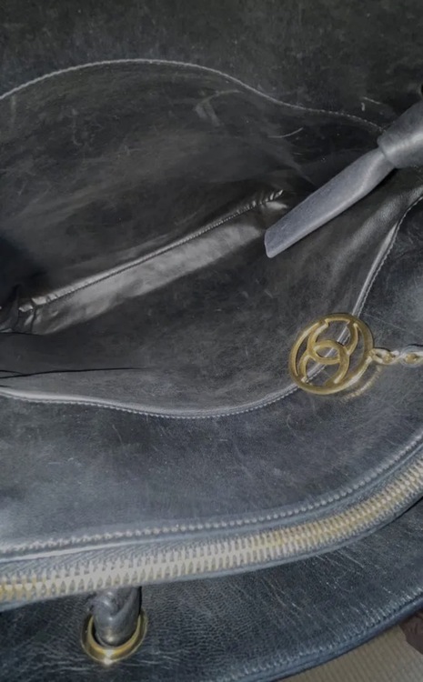 デカココマーク　チャーム付　カーフショルダーバッグ（ブランドバッグ）の商品画像 - 査定依頼日：2026年3月3日 - 最高査定価格：100,000円