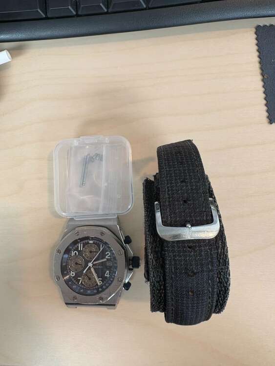 オーデマピゲ ロイヤルオークオフショア （高級時計）の商品画像 - 査定依頼日：2025年5月21日 - 最高査定価格：2,350,000円