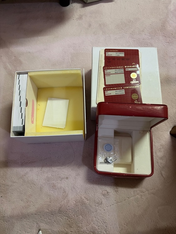 オメガ スピードマスター（高級時計）の商品画像 - 査定依頼日：2026年10月14日 - 最高査定価格：400,000円