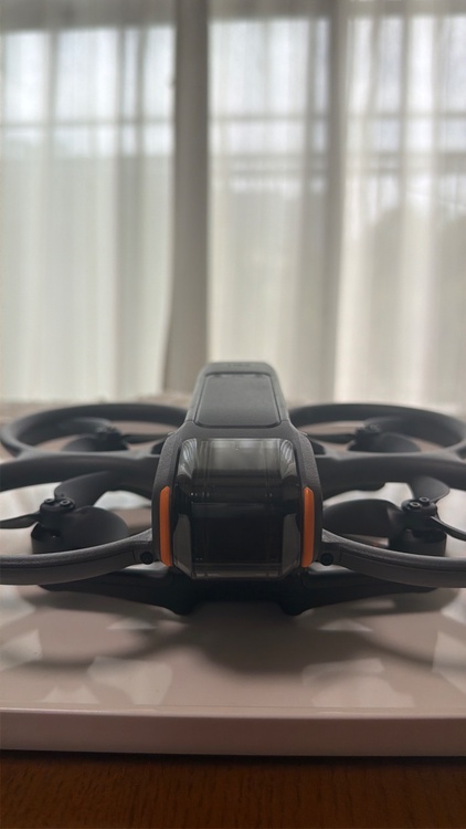 DJI Avata 2 Fly More Combo（バッテリー3本）＋ DJI RC Motion 3 ＋ DJI Goggles 3（カメラ）の商品画像 - 査定依頼日：2026年8月23日 - 最高査定価格：80,000円