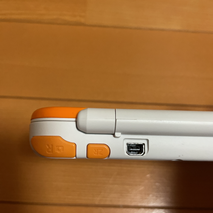 ニンテンドー2DS （ゲーム機本体・ゲームソフト）の商品画像 - 査定依頼日：2022年9月22日 - 最高査定価格：10,000円