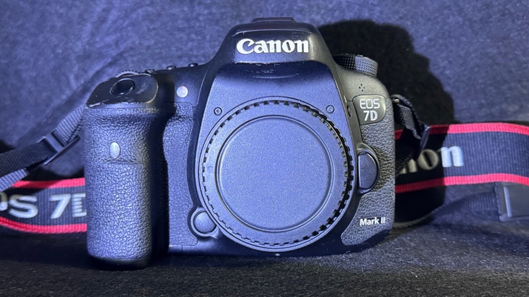 7dmark2（カメラ）の商品画像 - 査定依頼日：2026年9月6日 - 最高査定価格：40,000円