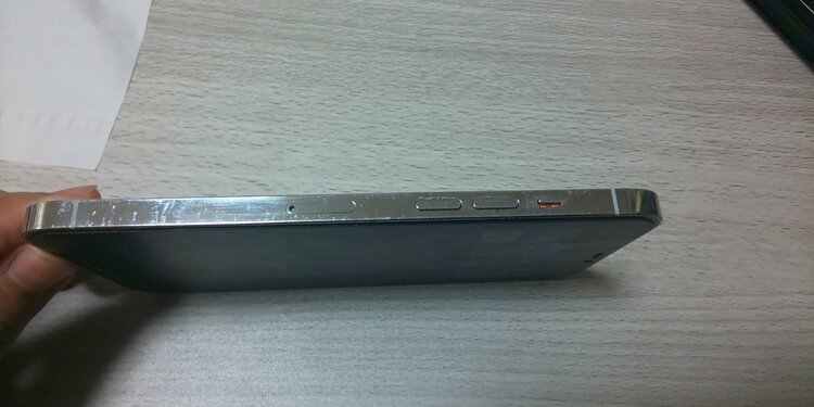 iPhone 12 Pro Max 256GB docomo（スマホ）の商品画像 - 査定依頼日：2025年12月8日 - 最高査定価格：32,000円