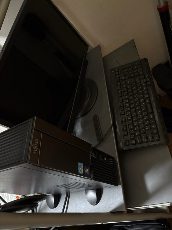 ESPRIMO DH70/DN（PC・タブレット）の商品画像 - 査定依頼日：2025年5月19日 - 最高査定価格：1,000円