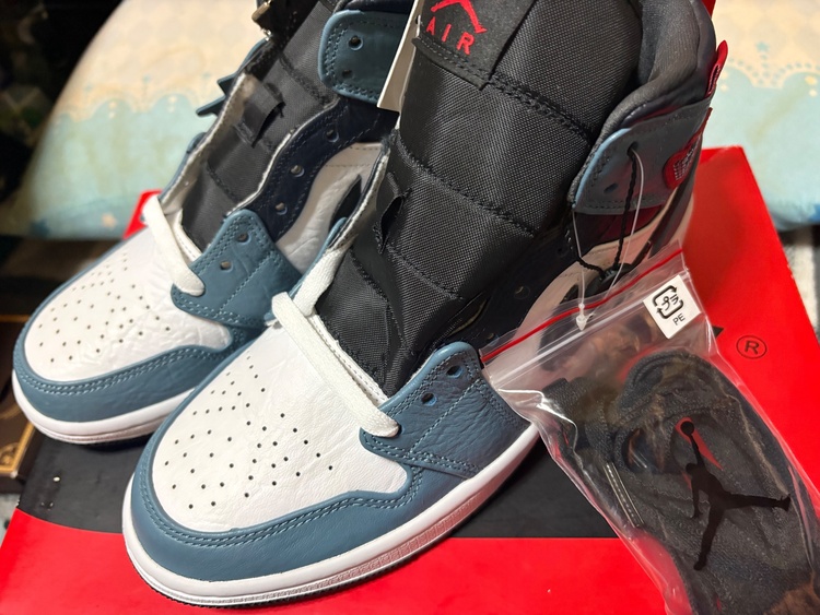 FACETASM × Nike AJ1 Mid White/Navy（古着・ファッション）の商品画像 - 査定依頼日：2026年7月13日 - 最高査定価格：100,000円