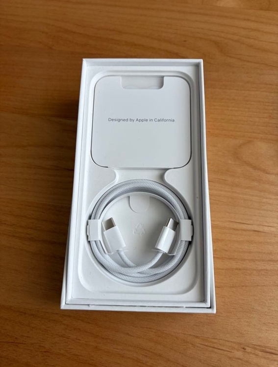 iPhone 15 256GB SIMフリー（スマホ）の商品画像 - 査定依頼日：2026年3月20日 - 最高査定価格：60,000円