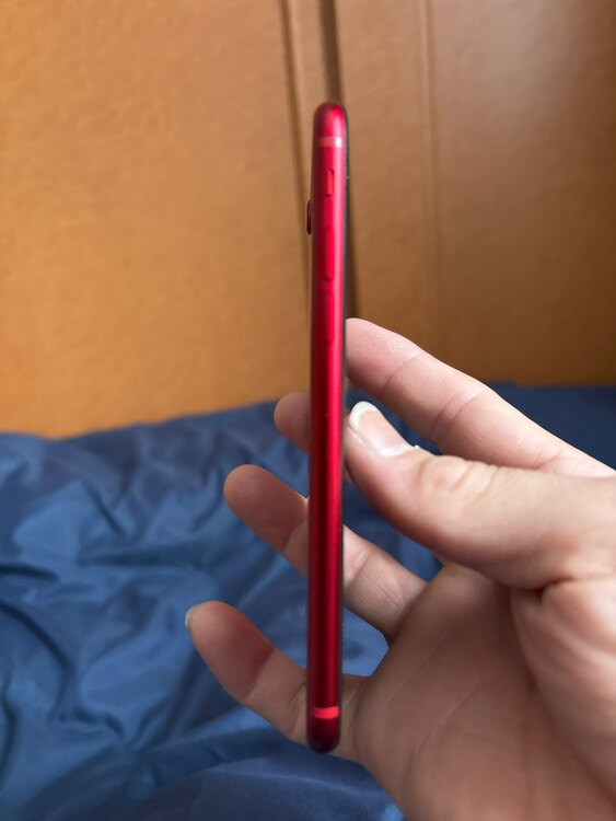 iPhone SE (第 3 世代) 128GB au（スマホ）の商品画像 - 査定依頼日：2025年3月29日 - 最高査定価格：34,000円