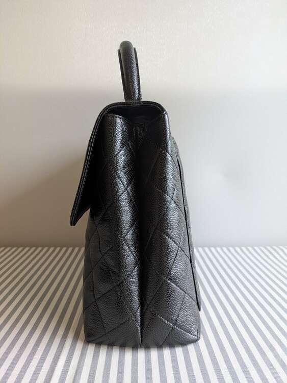 キャビアスキン ハンドバッグ ブラック（ブランドバッグ）の商品画像 - 査定依頼日：2025年5月24日 - 最高査定価格：350,000円