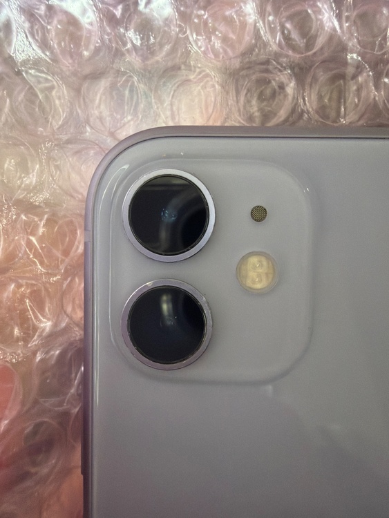 iPhone iPhone11 128GB au（スマホ）の商品画像 - 査定依頼日：2026年7月1日 - 最高査定価格：15,000円