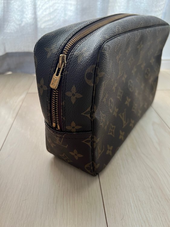 トュルーストワレット（ブランドバッグ）の商品画像 - 査定依頼日：2022年9月30日 - 最高査定価格：15,000円