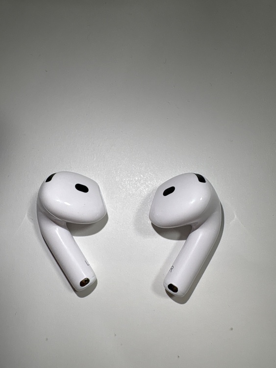 AirPods4　ANC A3055 A3056 A3059（オーディオ・スピーカー）の商品画像 - 査定依頼日：2026年4月7日 - 最高査定価格：7,100円