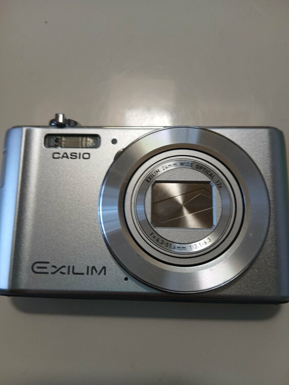 カシオ　エクシリム（カメラ）の商品画像 - 査定依頼日：2026年5月30日 - 最高査定価格：8,000円