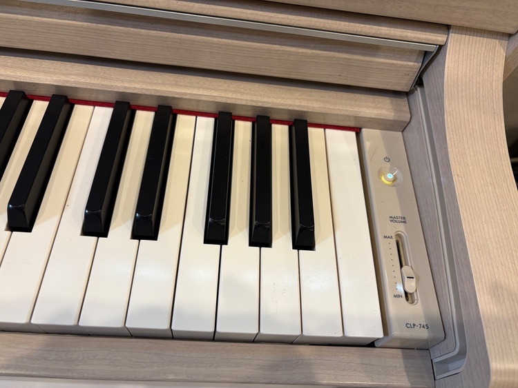 クラビノーバ　CLP-745（ピアノ・楽器・PA機材）の商品画像 - 査定依頼日：2026年6月6日 - 最高査定価格：40,000円