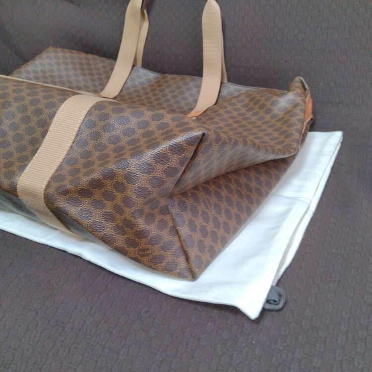 セリーヌ  （ブランドバッグ）の商品画像 - 査定依頼日：2025年1月21日 - 最高査定価格：10,000円