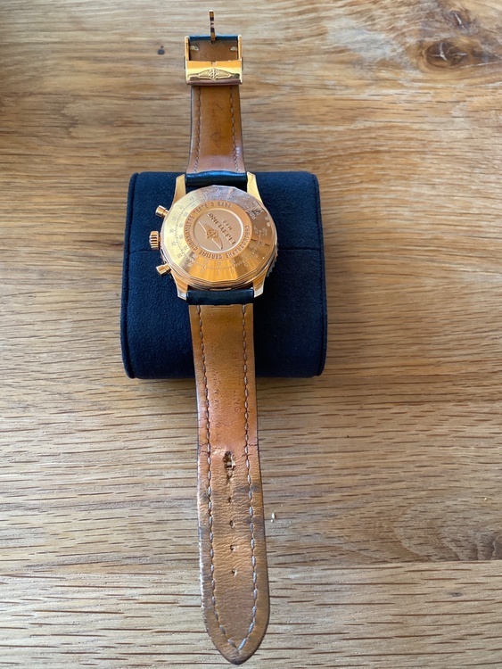 ナビタイマー01（高級時計）の商品画像 - 査定依頼日：2026年4月24日 - 最高査定価格：1,600,000円