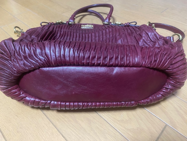 マディソン ギャザードレザー ソフィア パープル 2wayショルダー（ブランドバッグ）の商品画像 - 査定依頼日：2026年8月8日 - 最高査定価格：2,500円