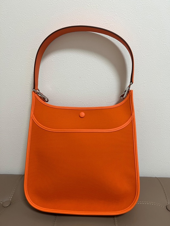 エルメス　ネオエブリン29（ブランドバッグ）の商品画像 - 査定依頼日：2025年8月10日 - 最高査定価格：330,000円