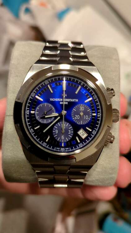 ヴァシュロン コンスタンタン オーヴァーシーズ （高級時計）の商品画像 - 査定依頼日：2025年1月4日 - 最高査定価格：5,050,000円