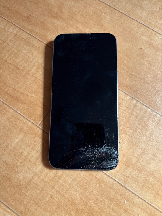 iPhone iPhone 15 Pro Max 256GB au（スマホ）の商品画像 - 査定依頼日：2026年10月11日 - 最高査定価格：66,500円