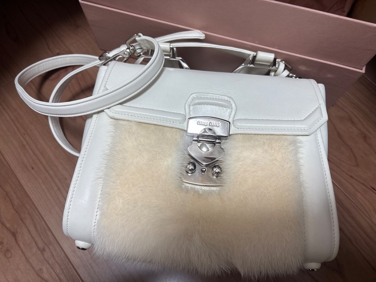 MATERIAL 041 NAPPA + VISONE（ブランドバッグ）の商品画像 - 査定依頼日：2026年3月26日 - 最高査定価格：150,000円