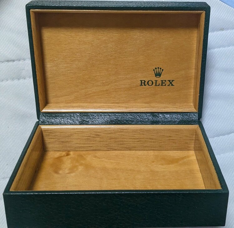 ロレックス サブマリーナー W（高級時計）の商品画像 - 査定依頼日：2025年12月7日 - 最高査定価格：1,370,000円