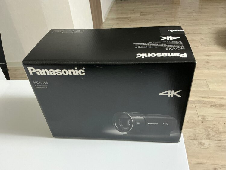 HC-V900（カメラ）の商品画像 - 査定依頼日：2025年3月24日 - 最高査定価格：70,000円