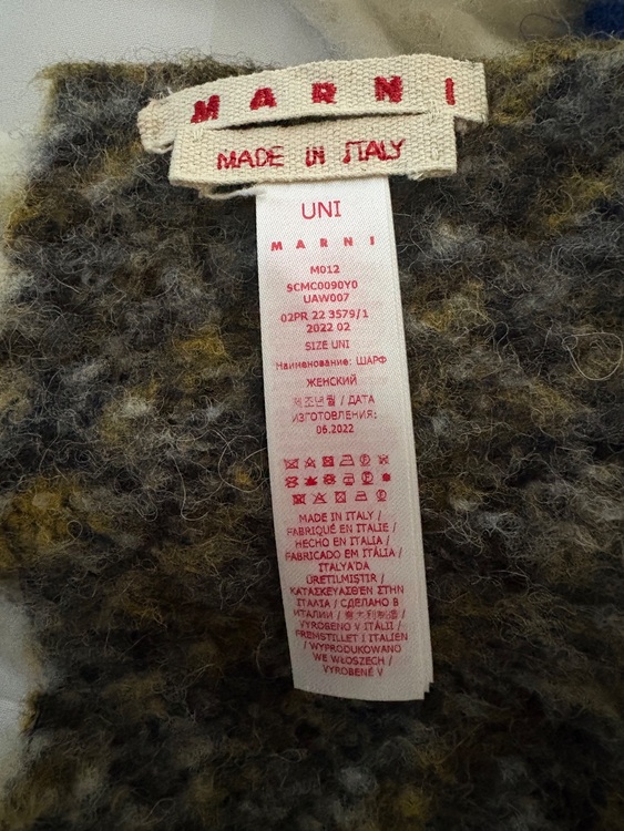 アルパカマフラー（古着・ファッション）の商品画像 - 査定依頼日：2025年11月19日 - 最高査定価格：1,000円