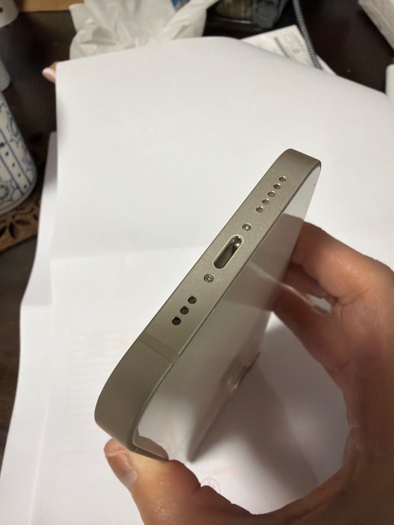 iPhone 13 128GB docomo（スマホ）の商品画像 - 査定依頼日：2026年4月4日 - 最高査定価格：28,000円