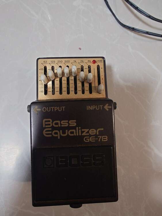 Bassequlizer（ピアノ・楽器・PA機材）の商品画像 - 査定依頼日：2025年5月25日 - 最高査定価格：3,800円