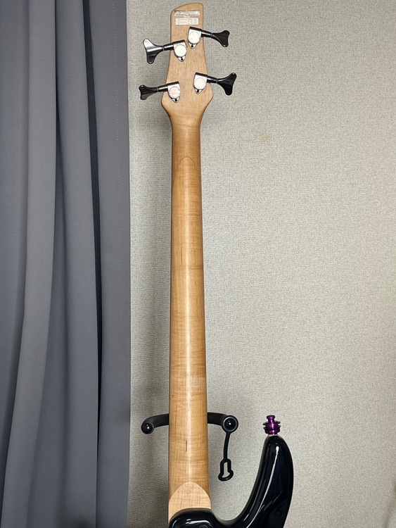 ベースギター（ピアノ・楽器・PA機材）の商品画像 - 査定依頼日：2025年8月25日 - 最高査定価格：1,000円