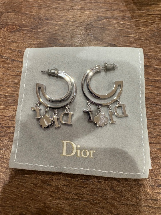 Diorピアス（金・貴金属）の商品画像 - 査定依頼日：2025年10月5日 - 最高査定価格：15,000円