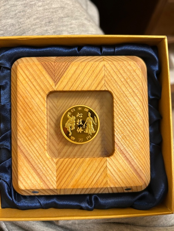 東京2020オリンピック競技大会記念一万円金貨幣プルーフ貨幣セット　勝利と栄光と（金・貴金属）の商品画像 - 査定依頼日：2026年4月8日 - 最高査定価格：406,941円