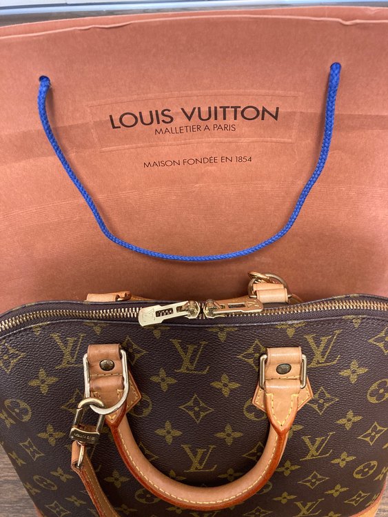 Ｍ53151（ブランドバッグ）の商品画像 - 査定依頼日：2022年10月18日 - 最高査定価格：50,000円