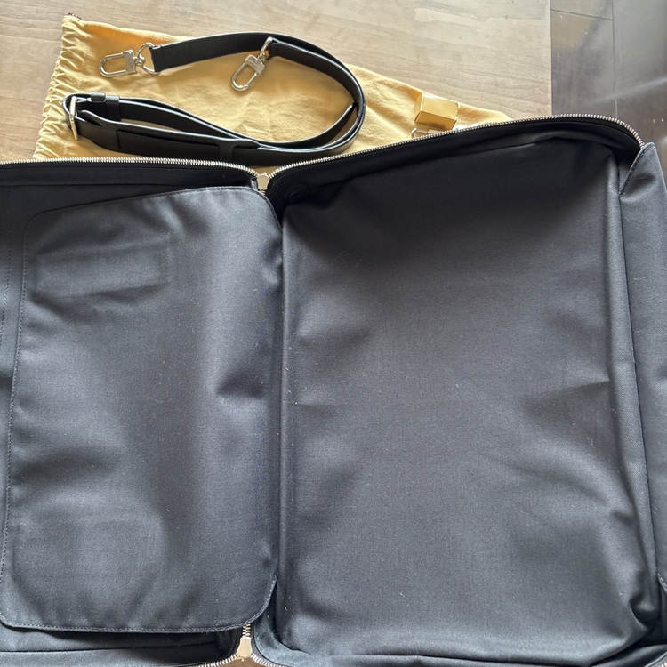 オーバーナイト（ブランドバッグ）の商品画像 - 査定依頼日：2025年7月1日 - 最高査定価格：80,000円