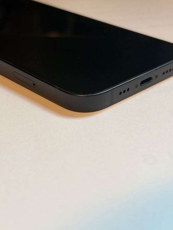 iPhone iPhone 13 128GB SIMフリー（スマホ）の商品画像 - 査定依頼日：2026年8月9日 - 最高査定価格：40,000円