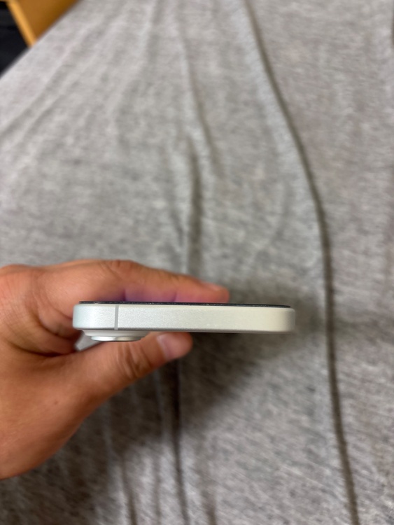 iPhone17（スマホ）の商品画像 - 査定依頼日：2026年8月10日 - 最高査定価格：98,000円