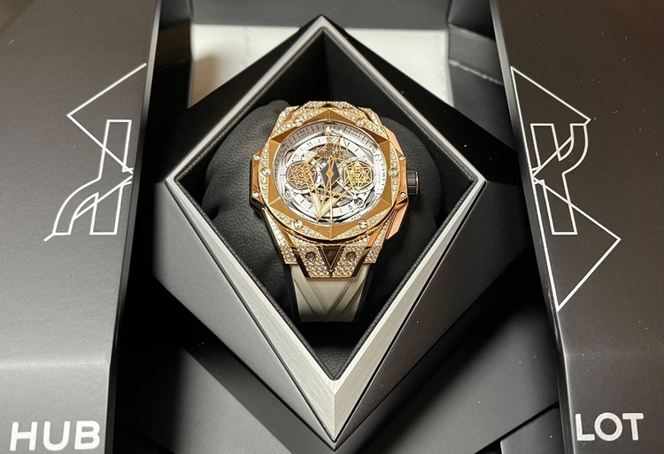 ウブロ キングパワー （高級時計）の商品画像 - 査定依頼日：2025年8月23日 - 最高査定価格：4,000,000円