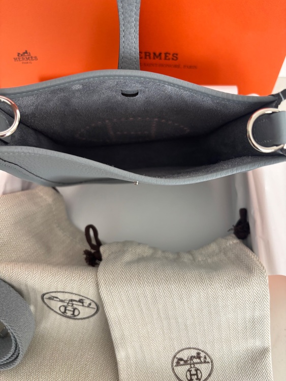 エルメス エブリン （ブランドバッグ）の商品画像 - 査定依頼日：2025年12月2日 - 最高査定価格：325,000円