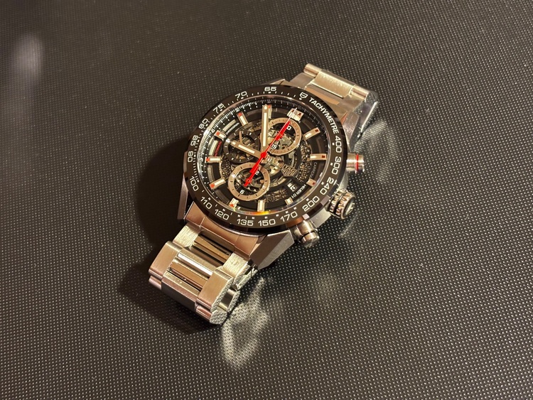 タグホイヤー カレラ CAR201u（高級時計）の商品画像 - 査定依頼日：2025年6月16日 - 最高査定価格：200,000円