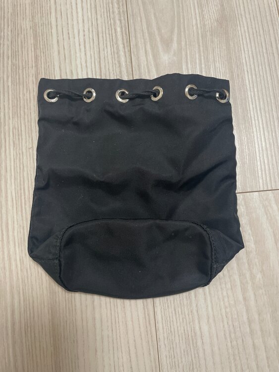 プラダ  （ブランドバッグ）の商品画像 - 査定依頼日：2025年5月10日 - 最高査定価格：4,000円