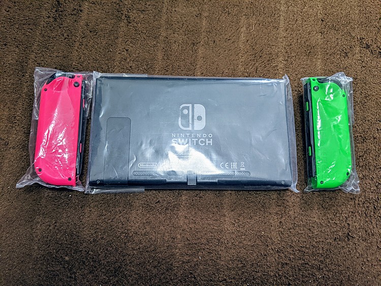 Nintendo Switch Splatoon2 セット（ゲーム機本体・ゲームソフト）の商品画像 - 査定依頼日：2020年1月4日 - 最高査定価格：23,000円