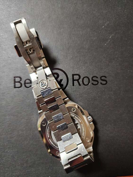 ベル&amp;ロス その他 BR05（高級時計）の商品画像 - 査定依頼日：2024年12月23日 - 最高査定価格：250,000円