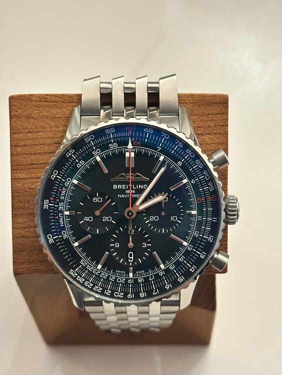 ブライトリング ナビタイマー AB013（高級時計）の商品画像 - 査定依頼日：2025年5月9日 - 最高査定価格：840,000円
