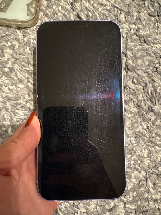 iPhone11（スマホ）の商品画像 - 査定依頼日：2025年10月1日 - 最高査定価格：6,000円