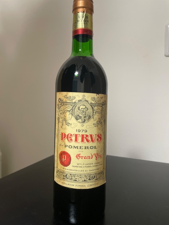 ワイン シャトー・ペトリュス （お酒）の商品画像 - 査定依頼日：2025年8月28日 - 最高査定価格：124,000円