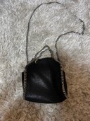 ステラ マッカートニー ファラベラ フェイクレザー チェーンショルダーバッグ（ブランドバッグ）の商品画像 - 査定依頼日：2023年6月13日 - 最高査定価格：15,000円